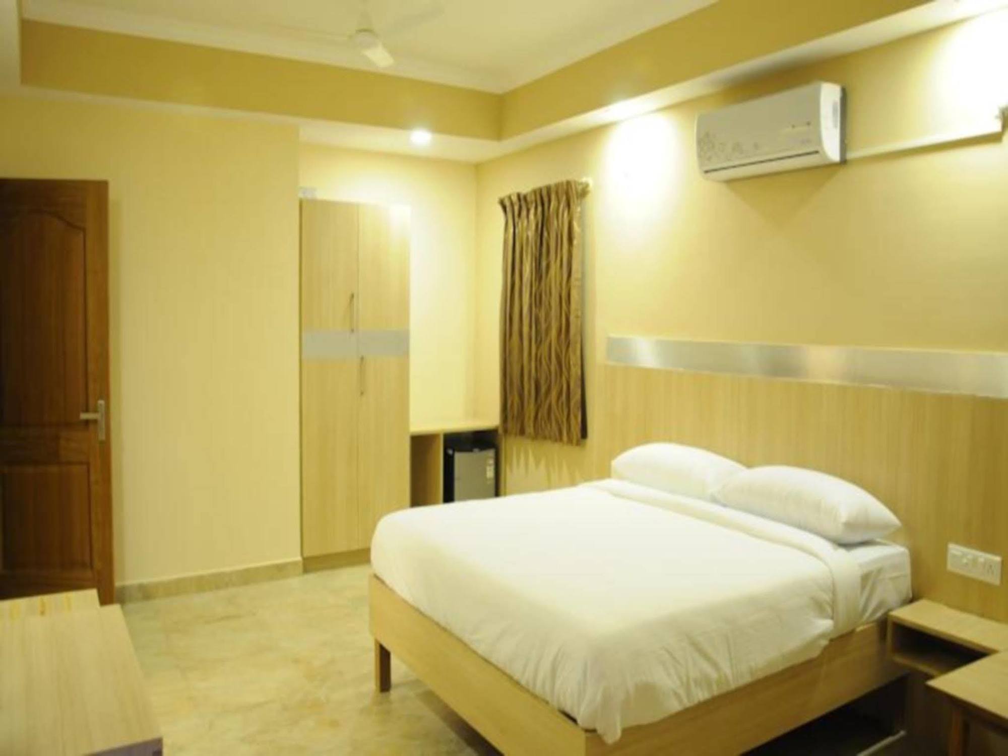 Hotel Royal Opera Bangalore Exterior photo